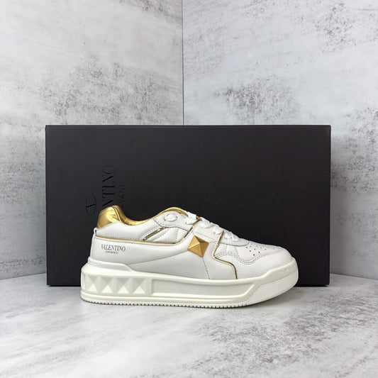 Valentino Garavani One Stud "White-Gold"