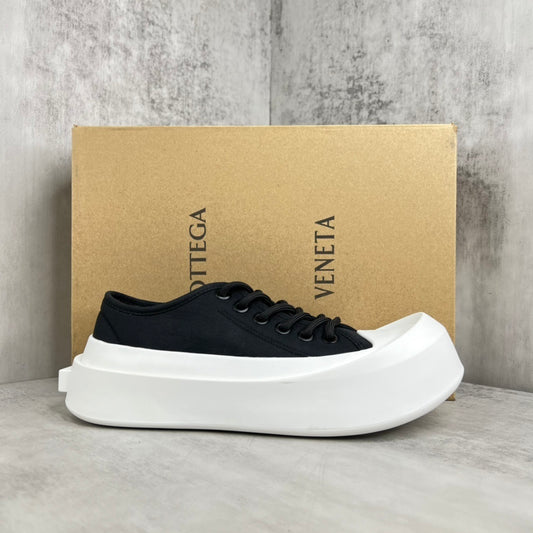 Bottega Veneta Jumbo "Black-White"