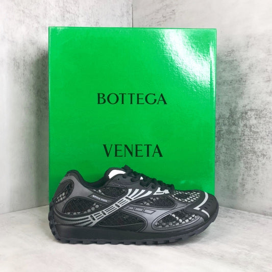 Bottega Veneta Orbit "Black"