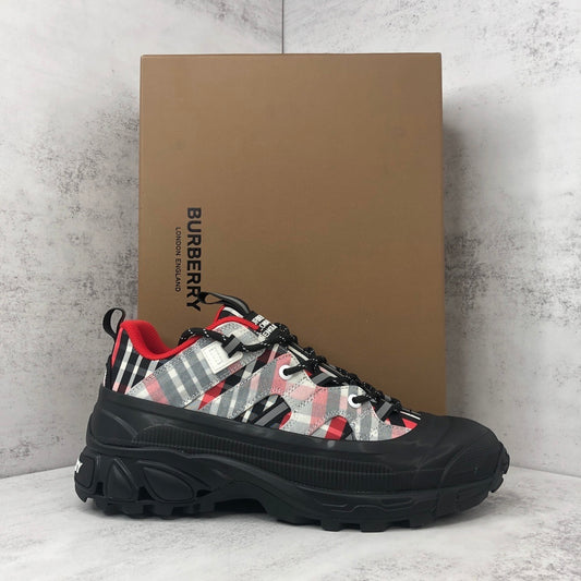 Burberry Arthur "Black-Red-White"